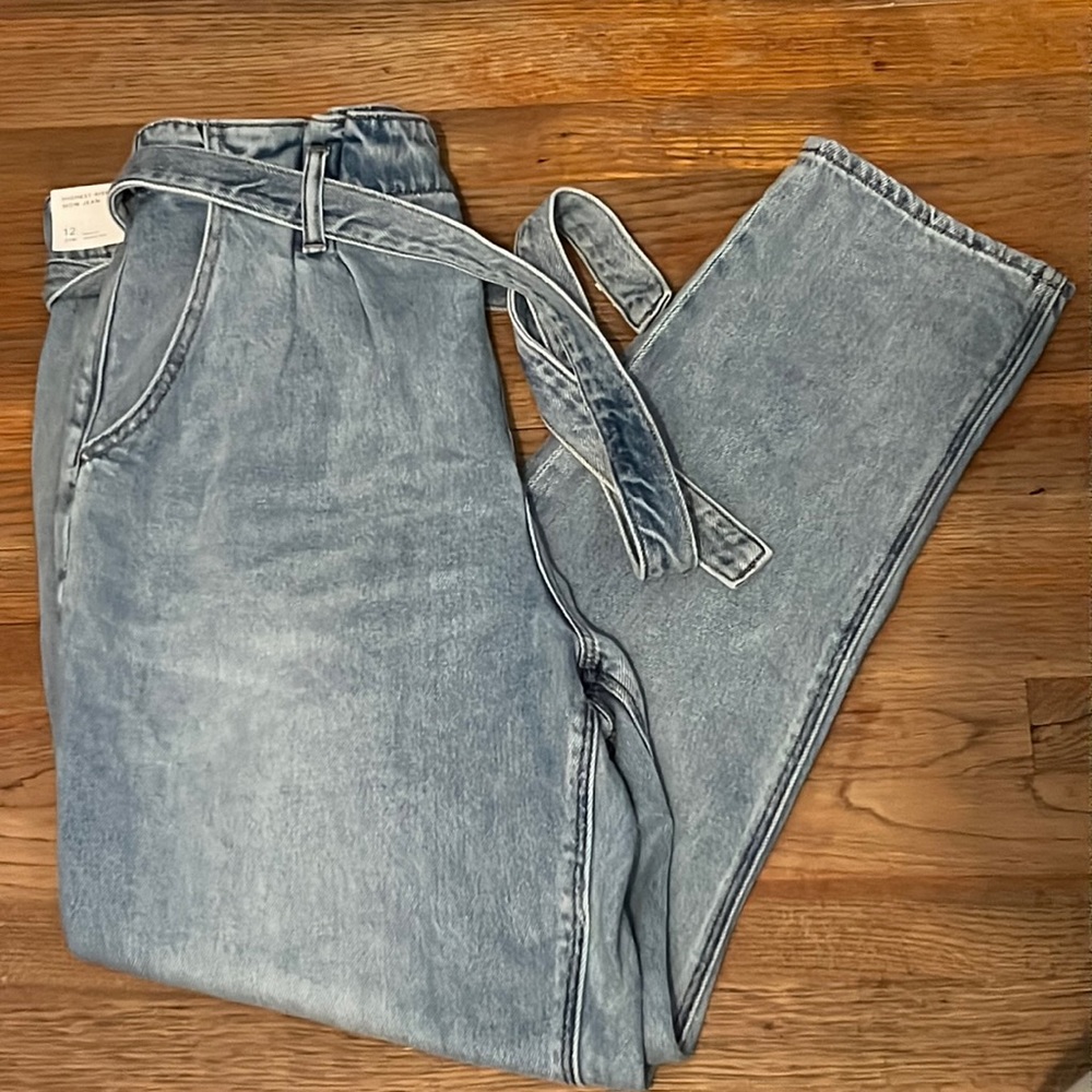NWT American Eagle Mom Jeans